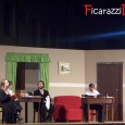 Tre coppie di coniugi si alternano in uno studio notarile per cercare di accaparrarsi l’eredità dello zio scomparso. Fra equivoci e tentativi fraudolenti di assicurarsi dei vantaggi nella spartizione, la storia giunge alla...