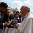 Michelangelo Balistreri non finirà mai di stupirci. L’ultimo episodio che lo vede protagonista è di qualche settimana durante l’ udienza di Papa Francesco in piazza San Pietro. Durante il corteo Michelangelo riesce a...