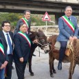 Sit in dimostrativo di un gruppo di sindaci in fascia tricolore, capeggiati da Leoluca Orlando, nei pressi del viadotto Himera chiuso per il cedimento di un pilone. “La nostra iniztiva – spiegano i...