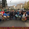 Aspettando La Befana allo Zen corteo in festa con befana,babbo natale, tamburinari e zampognari Felici i bambini dello Zen per loro caramelle e giochi........