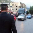 Un grave incidente stradale è avvenuto nel pomeriggio in via Giafar. Una donna, che stava camminando a piedi, è stata travolta da un camion ed è rimasta incastrata sotto il mezzo pesante