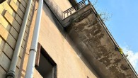 Ficarazzi 16 maggio 2023.  E’ successo da meno di un’ora fa sul Corso Umberto al civico 552.  Fortunatamente i calcinacci venuti giù non hanno causato danni anche perchè  nessuno passava da lì quando...