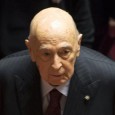Giorgio Napolitano sottoposto ad un intervento al cuore Giorgio Napolitano è stato colto da un malore. Nel tardo pomeriggio di ieri il presidente emerito della Repubblica ha accusato un forte dolore al petto mentre si trovava nella sua abitazione romana. Immediata...