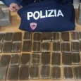 Dieci chili di hashish, indagato getta droga da finestra arrestato Arrestato