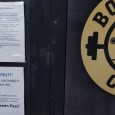Ha affisso un foglio all'ingresso della struttura a Borgetto