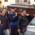 Oggi l'ultimo saluto a Marcello Cimino, tra lacrime e commozione, dei familiari e amici presenti, che non se ne fanno una ragione....