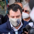 Matteo Salvini a Palermo, nella mascherina l’immagine di Paolo Borsellino (Video) "Mi sembrava giusto partire da qui". Rendere omaggio a Paolo Borsellino e agli uomini della sua scorta