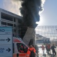 Vigili del fuoco al lavoro, evacuati i 180 passeggeri per Napoli