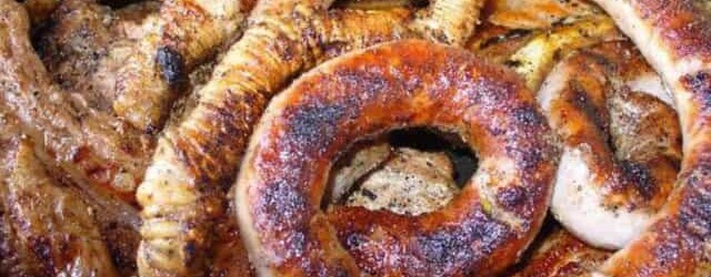 Non solo salsiccia e sfince, ma anche prodotti a km0 come granite, miele e drink saranno alcuni dei protagonisti di Grisì in Festa. Non mancherà nemmeno la musica: divertimento assicurato col live show "I quaranta che ballano 90" e si balla con Donatella dj set.