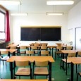 Cambia la gestione delle classi, delle quarantene e della Dad. Ecco come: - ASILI NIDO E SCUOLE DELL’INFANZIA: fino a quattro casi di positività nella stessa sezione o gruppo, l’attività educativa e didattica prosegue in presenza...