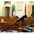 Convocato Consiglio Comunale per giorno 27 dicembre Un mixer una cassa e tre microfoni e si avrebbe anche un audio quasi perfetto