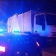 Circolava con un autocompattatore rubato intento a sversare, durante la notte. Denunciato L'uomo pare sia stato denunciato a piede libero
