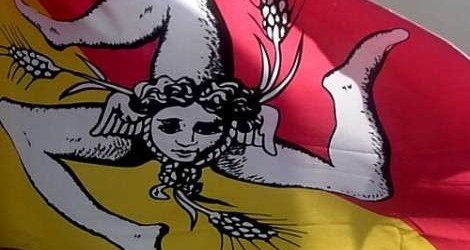 Il 15 maggio sarà la festa dell’Autonomia siciliana. A istituire la festività – tutta siciliana – è stata la giunta regionale guidata da Raffaele Lombardo, fondatore dell’Mpa. Una festa che “non dovrà essere...
