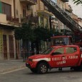 Una signora di 32 anni è rimasta lievemente ferita per il crollo di un pezzo di calcinaccio, da una palazzina in corso Umberto, di fronte la sede del Comune. E’ successo a Bagheria...